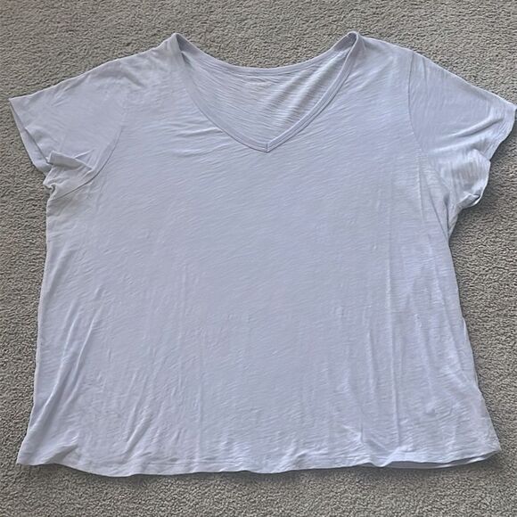 Old Navy Everywear V Neck Slub Knit Tee Shirt in Stained Glass! - Picture 2 of 12